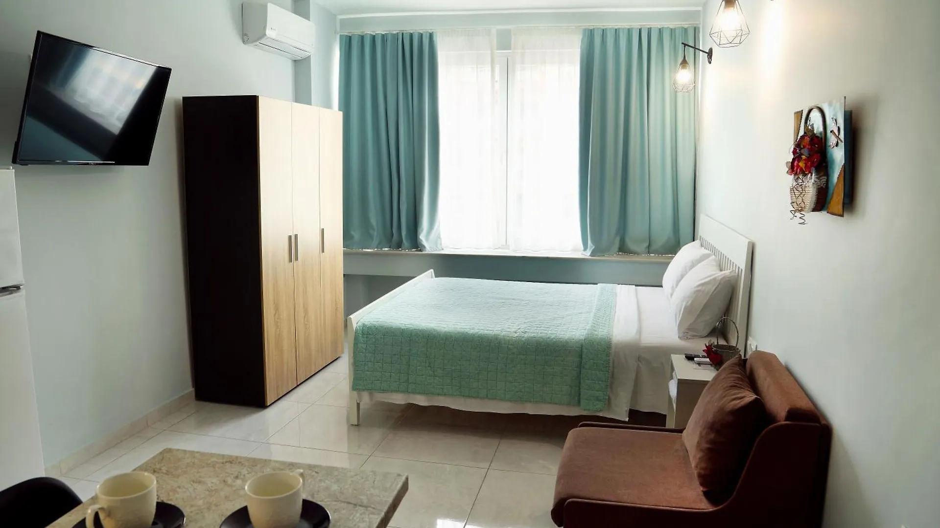 Menta Studios Thessaloniki 0*,