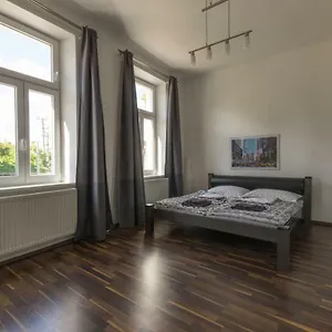 https://spacious-apartment-in-center-with-terrace.vienna-besthotels.com