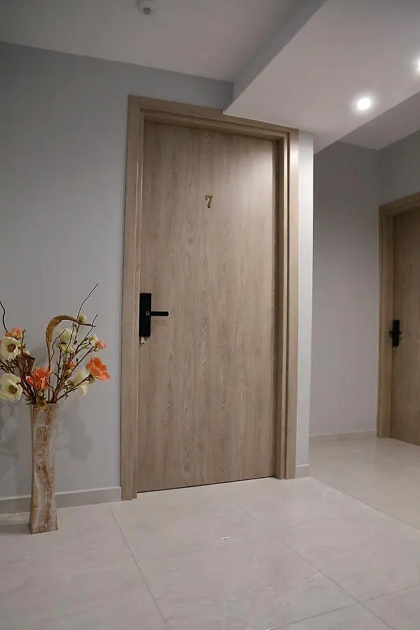 Menta Studios سالونيك 0*,  اليونان